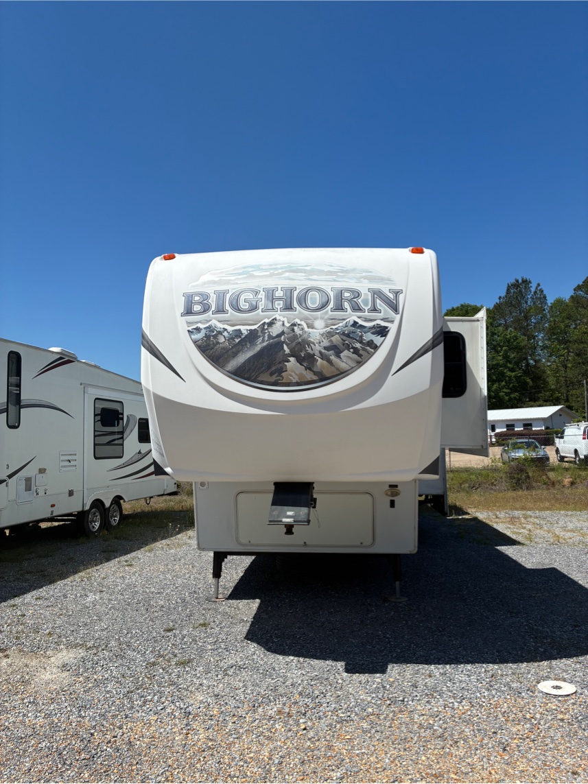 2014 Bighorn Silerado 5th Wheel